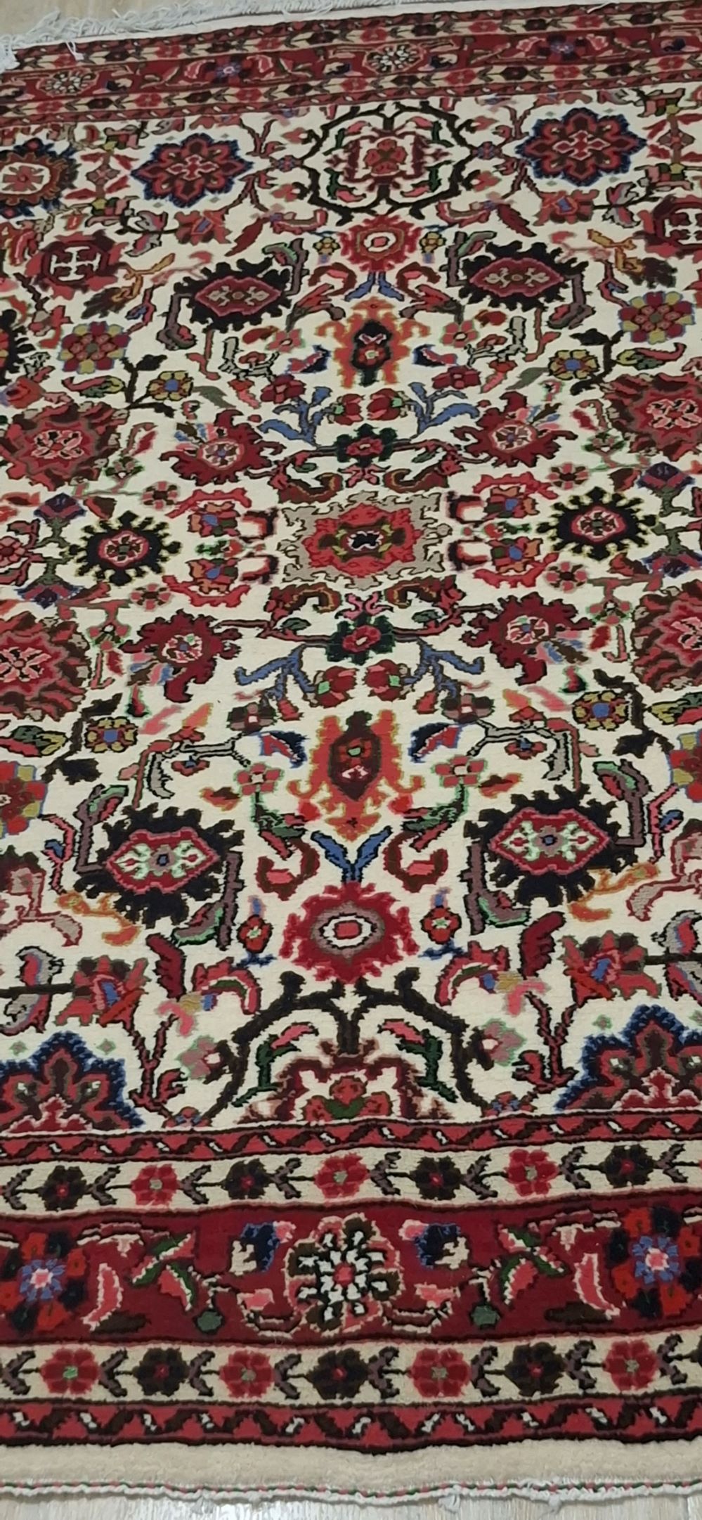 فرش محلی طرح چهار چنگ